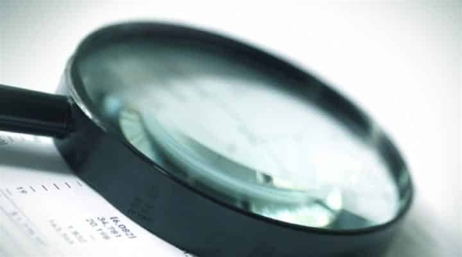  特朗普关注日元汇率，强调全球货币竞争的挑战。